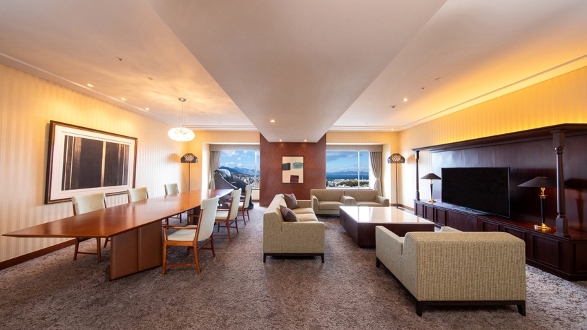 インペリアルスイートルーム〈リビング〉（別府側・お昼の景色）