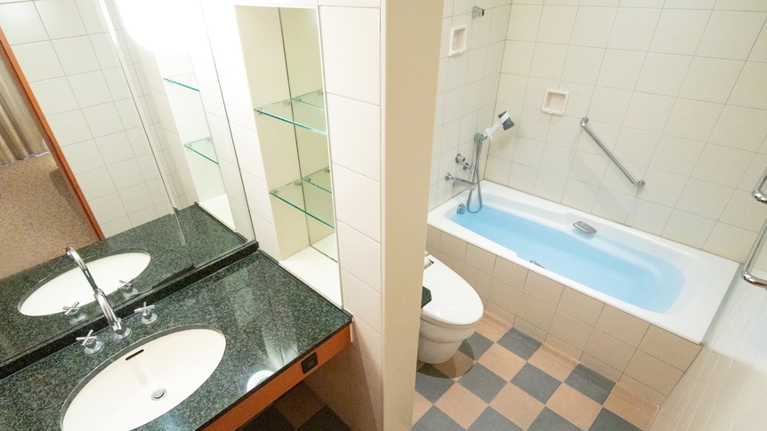 ジュニアスイートルーム　44.6㎡　〈バスルーム〉