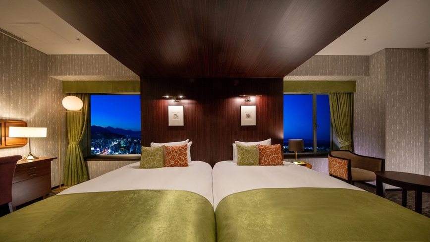 ロイヤルスイートルーム（別府側・夜の景色）