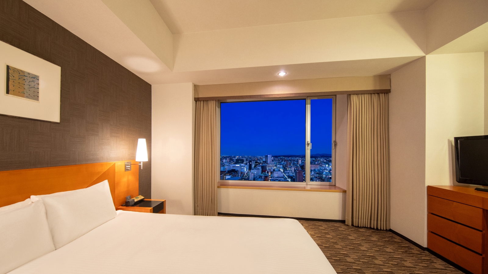 モデレートダブルルーム（大分側・夜の景色）