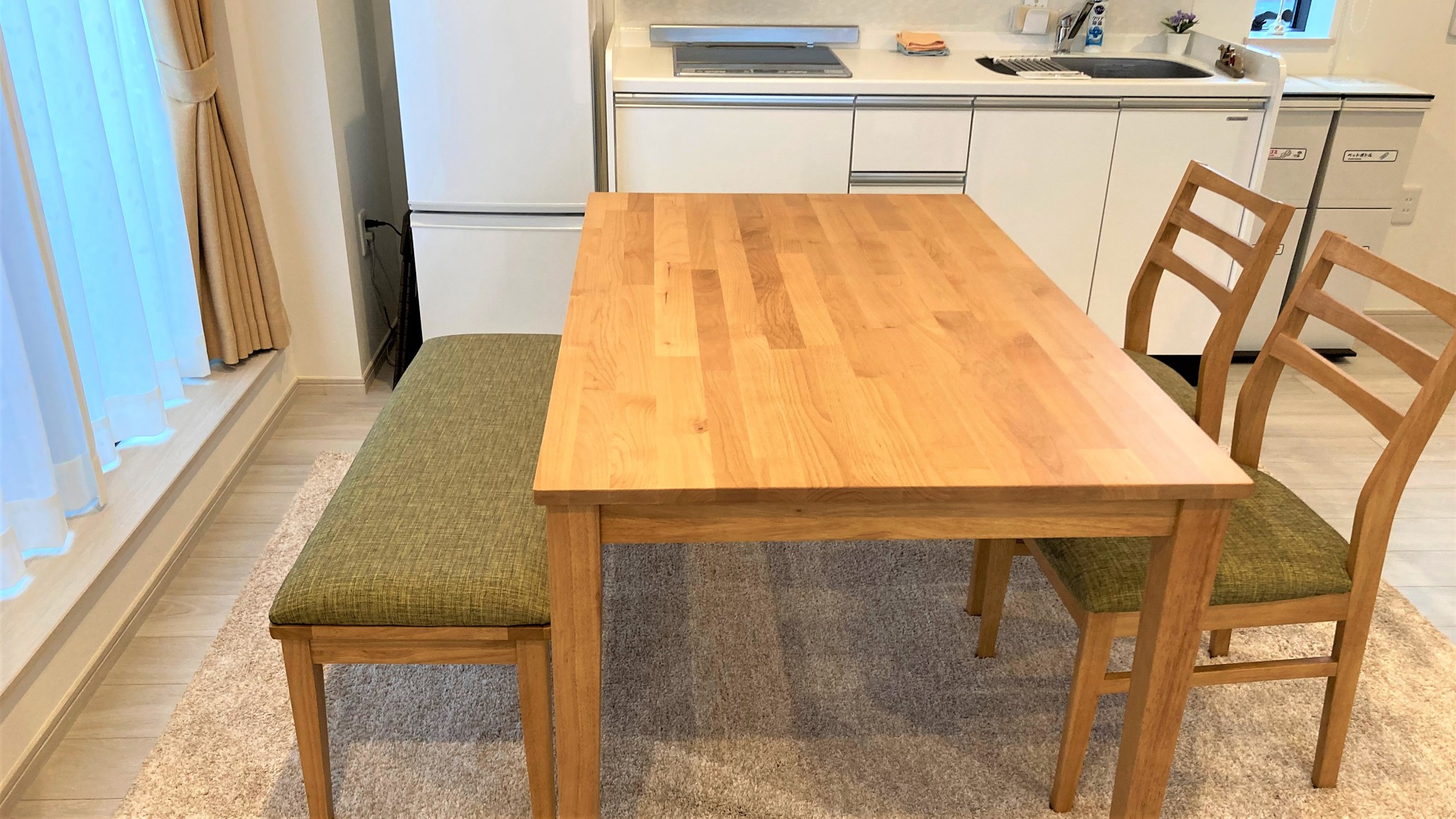 ダイニングテーブル