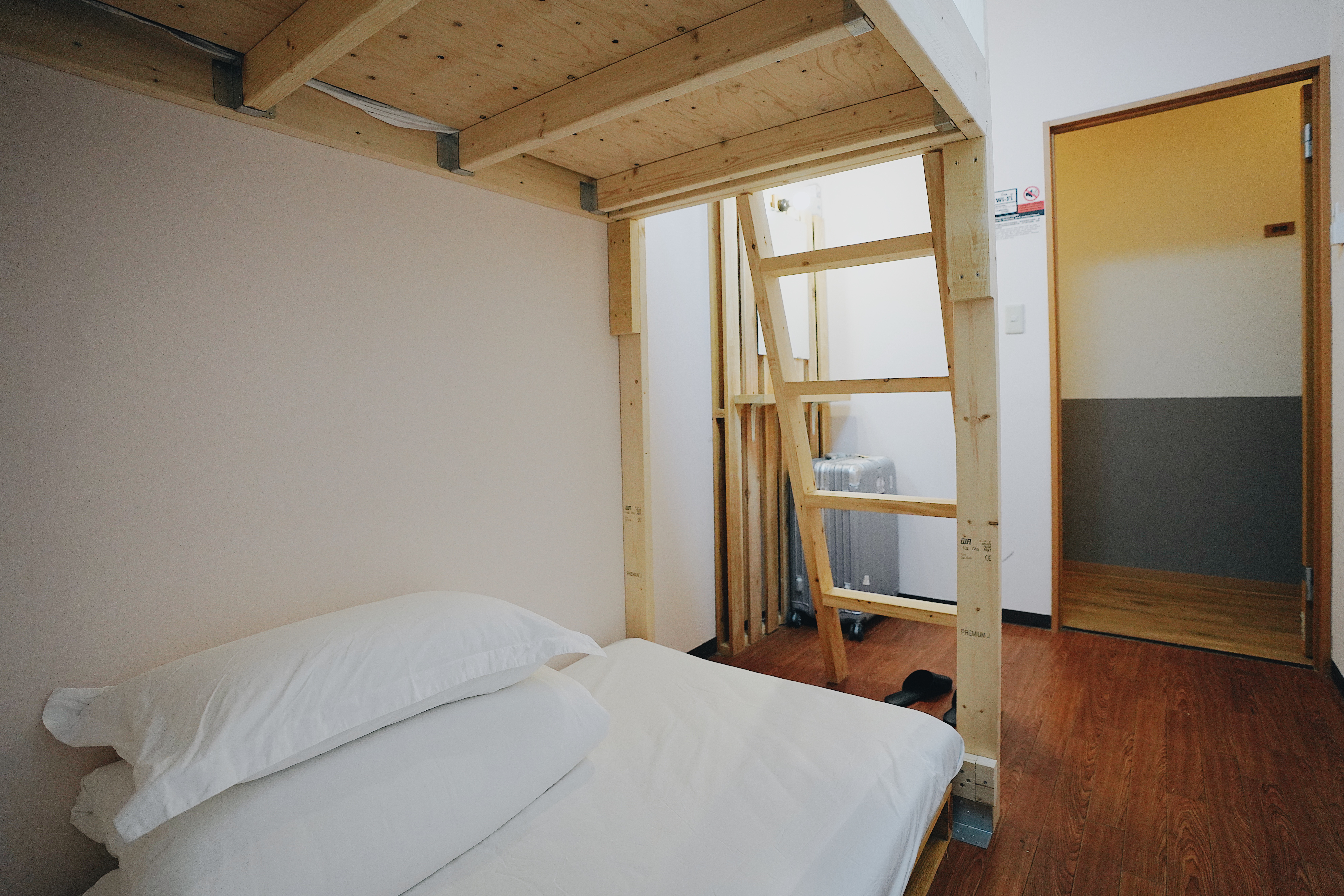 上下段ベッド（定員2名）