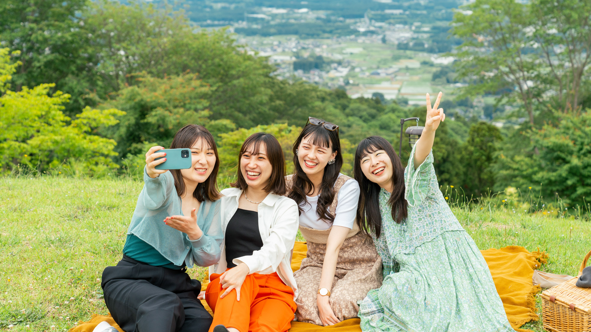 【春】新緑に包まれて深呼吸。山頂からの絶景を満喫しませんか？