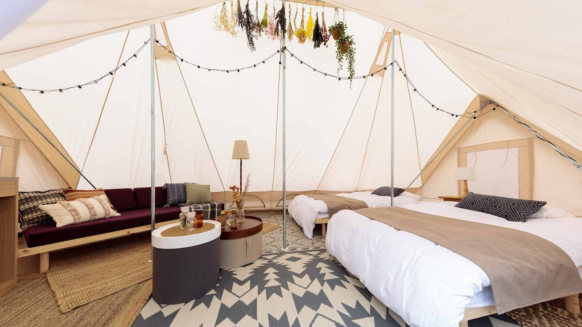 【GRACE TENT】グランピングならではのかわいいテントで叶える可愛い滞在。