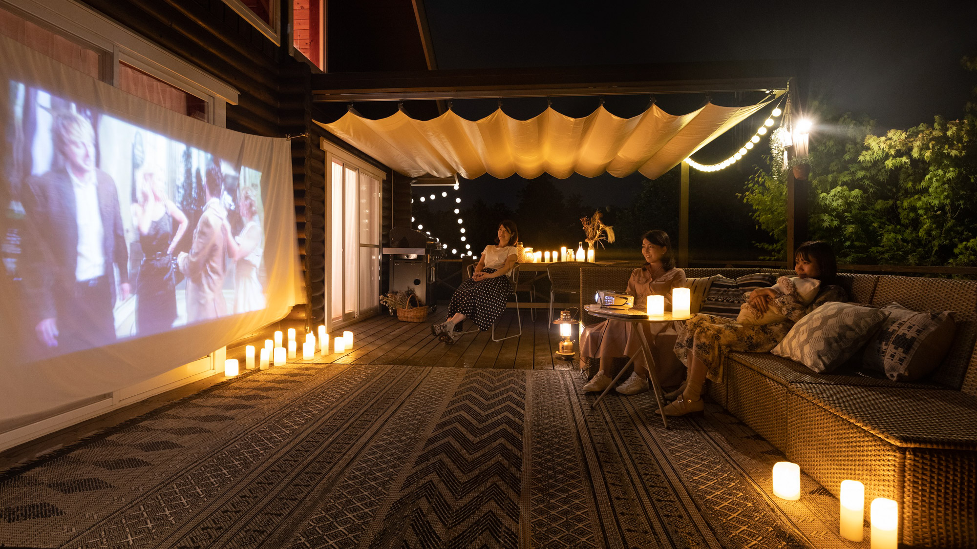 【SUITE CABIN】星空とキャンドルに包まれる、夜のデッキシアター。