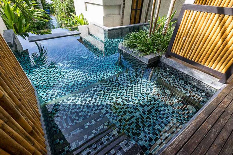 サリラヤスイーツジャグジープールアクセス