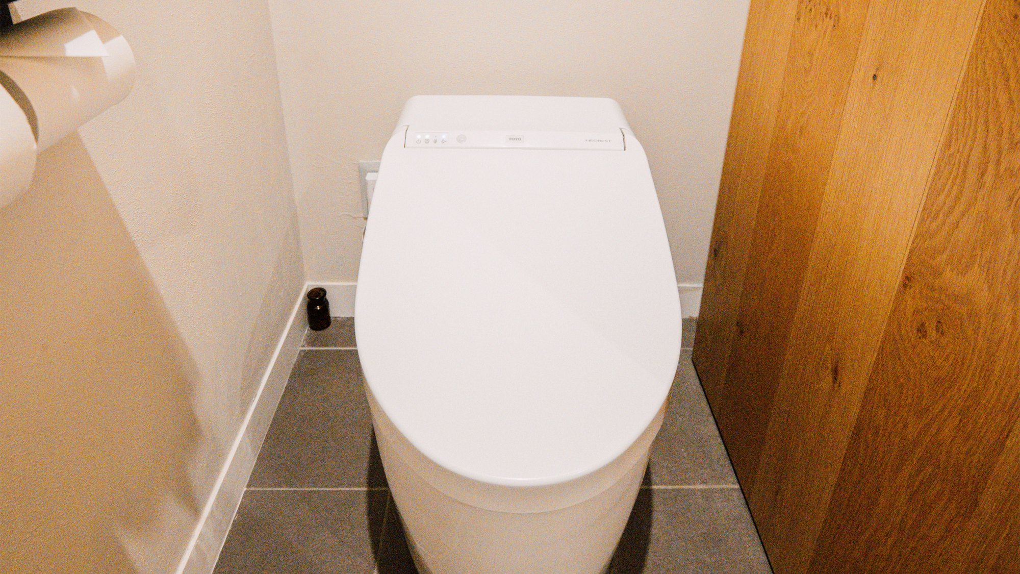 ・スッキリとした清潔感のあるトイレです