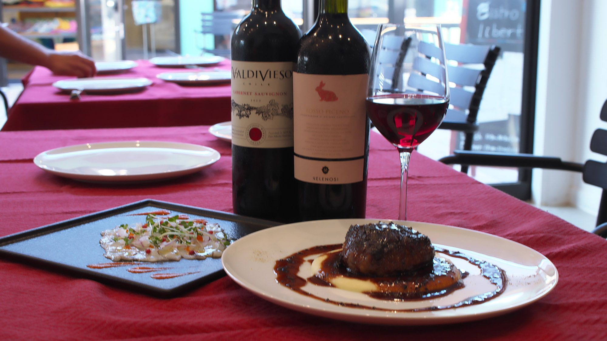 ・【食事】ワインによく合うビストロメニューをご用意しています