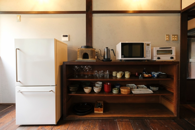 冷蔵庫や調理器具、食器