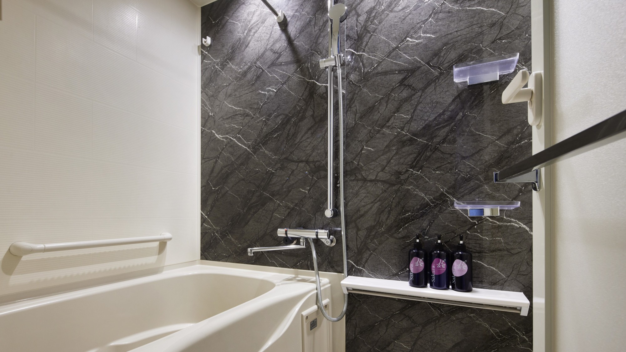 Bathroom バスルーム