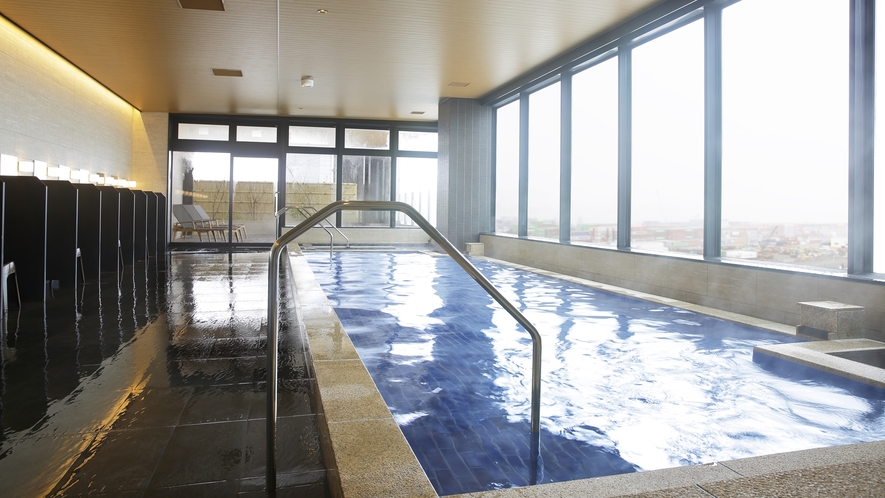 【大浴場「天空-TENKU-」（10階）】サウナ完備、最大48名が入浴できる大浴場。