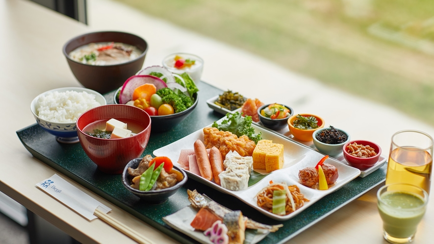 【レストラン「海-kai-」朝食】約30種類のビュッフェスタイルの朝食をお楽しみいただけます。