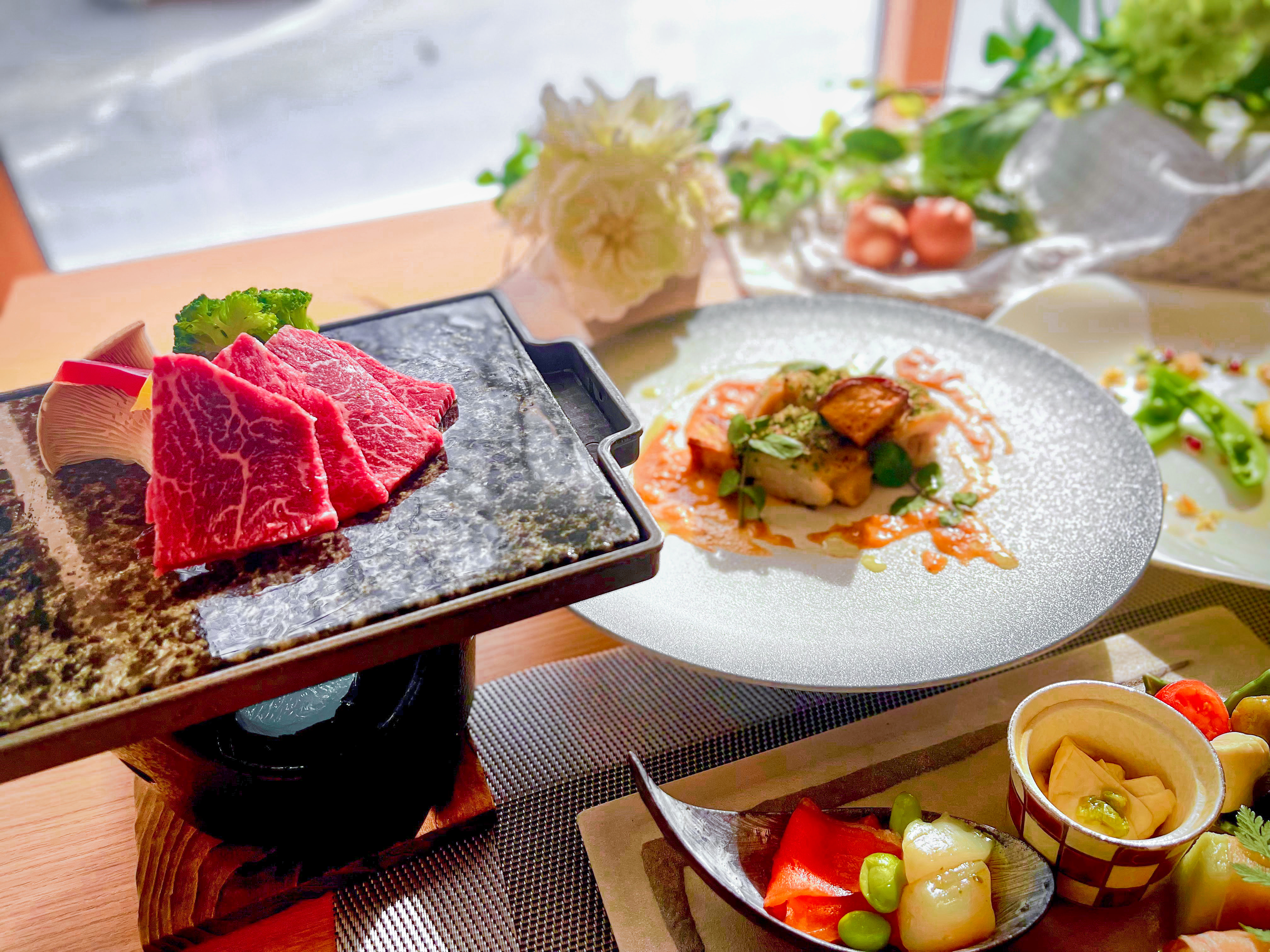 心温まるチーズフォンデュを囲んで、特別なディナータイムをお楽しみください。＊画像はイメージです。