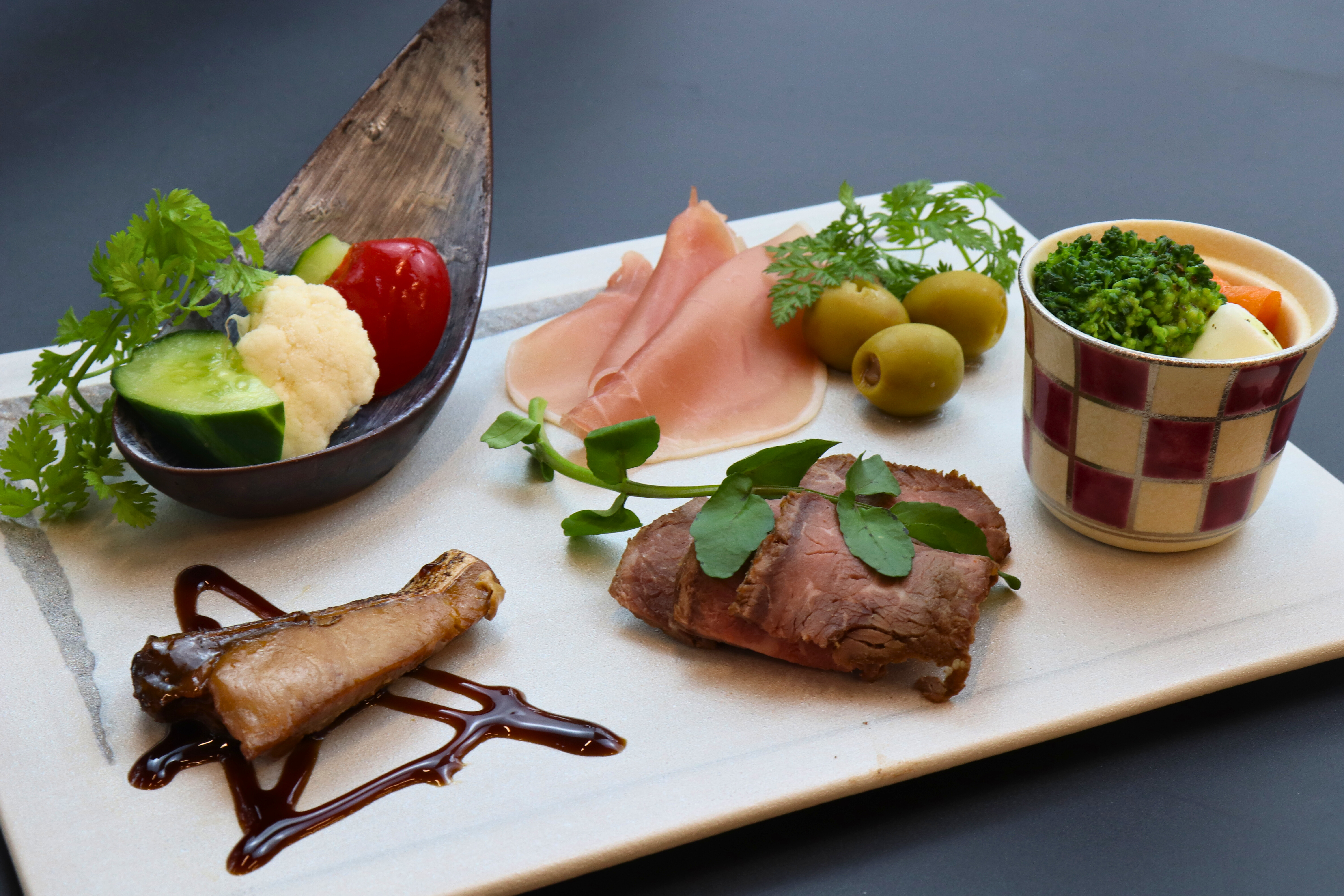 【夕食一例】前菜盛り合わせ ※画像はイメージです。