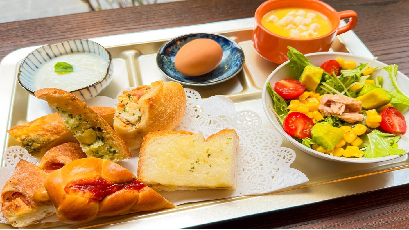 朝食付【A棟】レストラン「Fuji」お好きな日替わり惣菜パンとサラダ・スープのバイキング