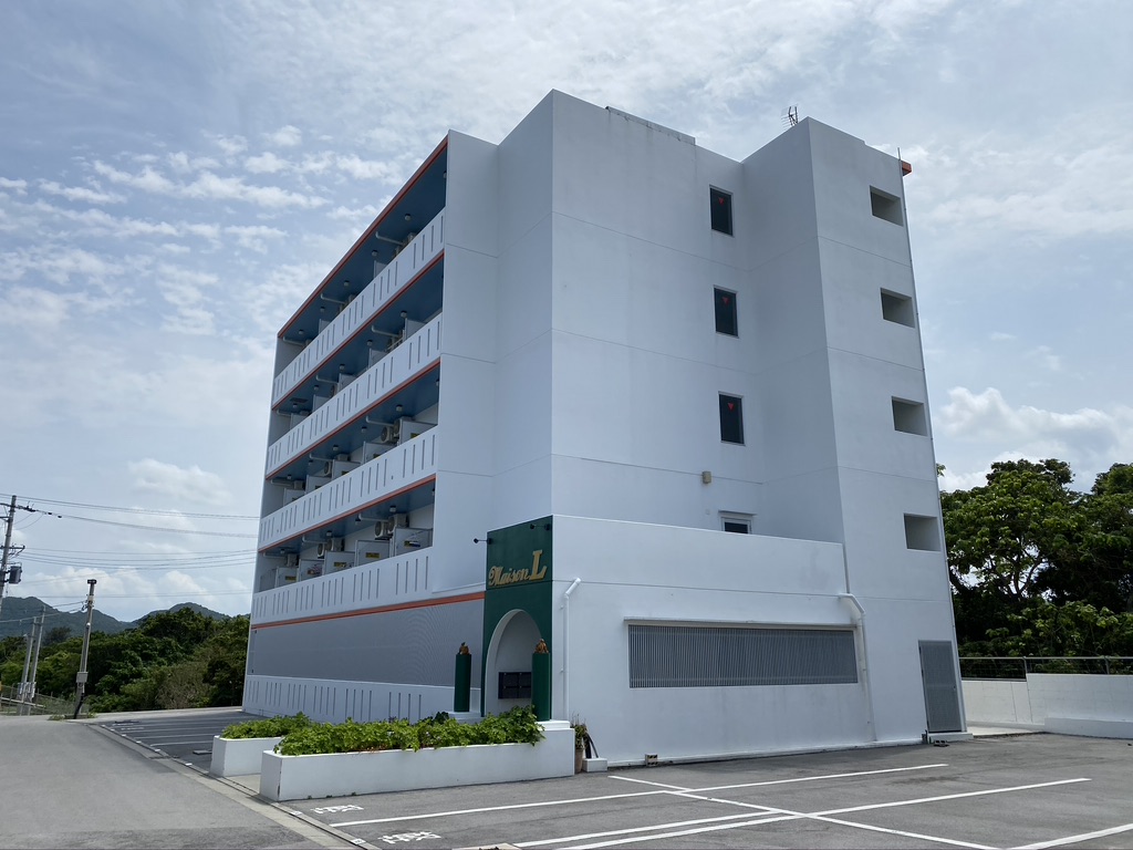 駐車場は無料予約不要。空いているスペースに駐車できます。