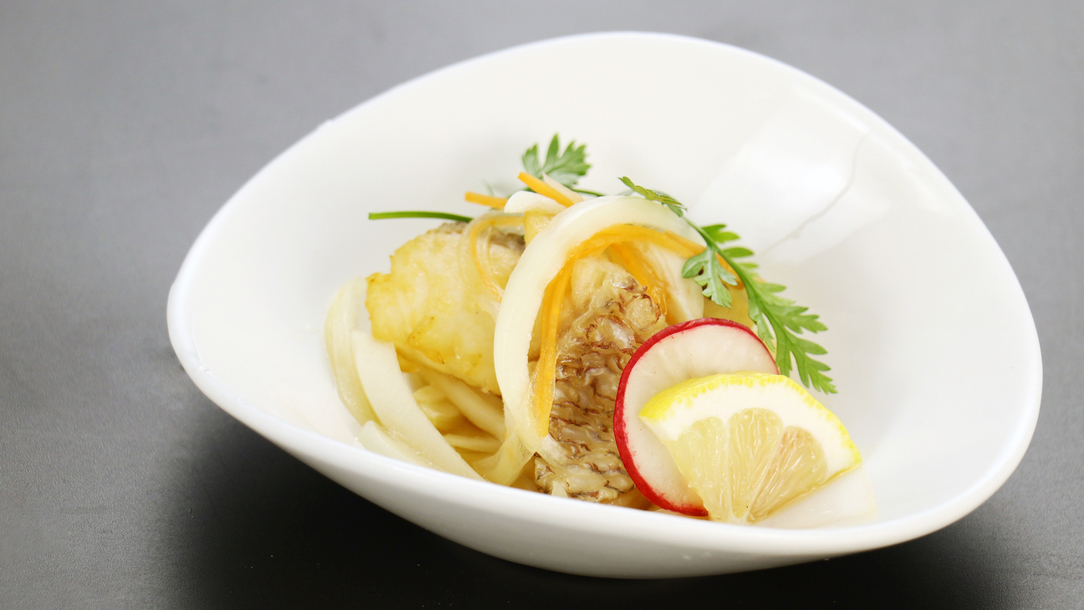 【春・シェフにおまかせコース】淡路島産の季節の食材で彩る和洋創作コース【二食付】