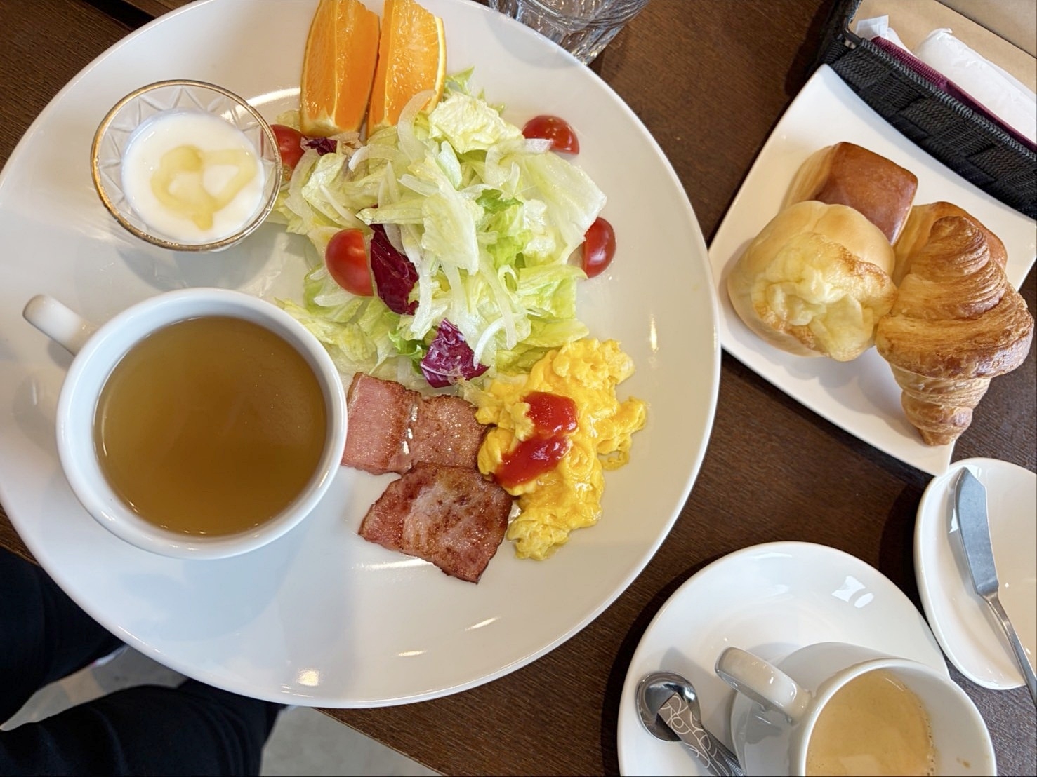【当館名物】島採れ野菜のサラダ鍋から始まる〜淡路島玉葱×牛テール和牛しゃぶしゃぶ〜〆は手延べラーメン