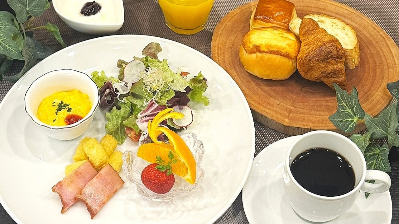 【当館名物】島採れ野菜のサラダ鍋から始まる〜淡路島玉葱×牛テール和牛しゃぶしゃぶ〜〆は手延べラーメン