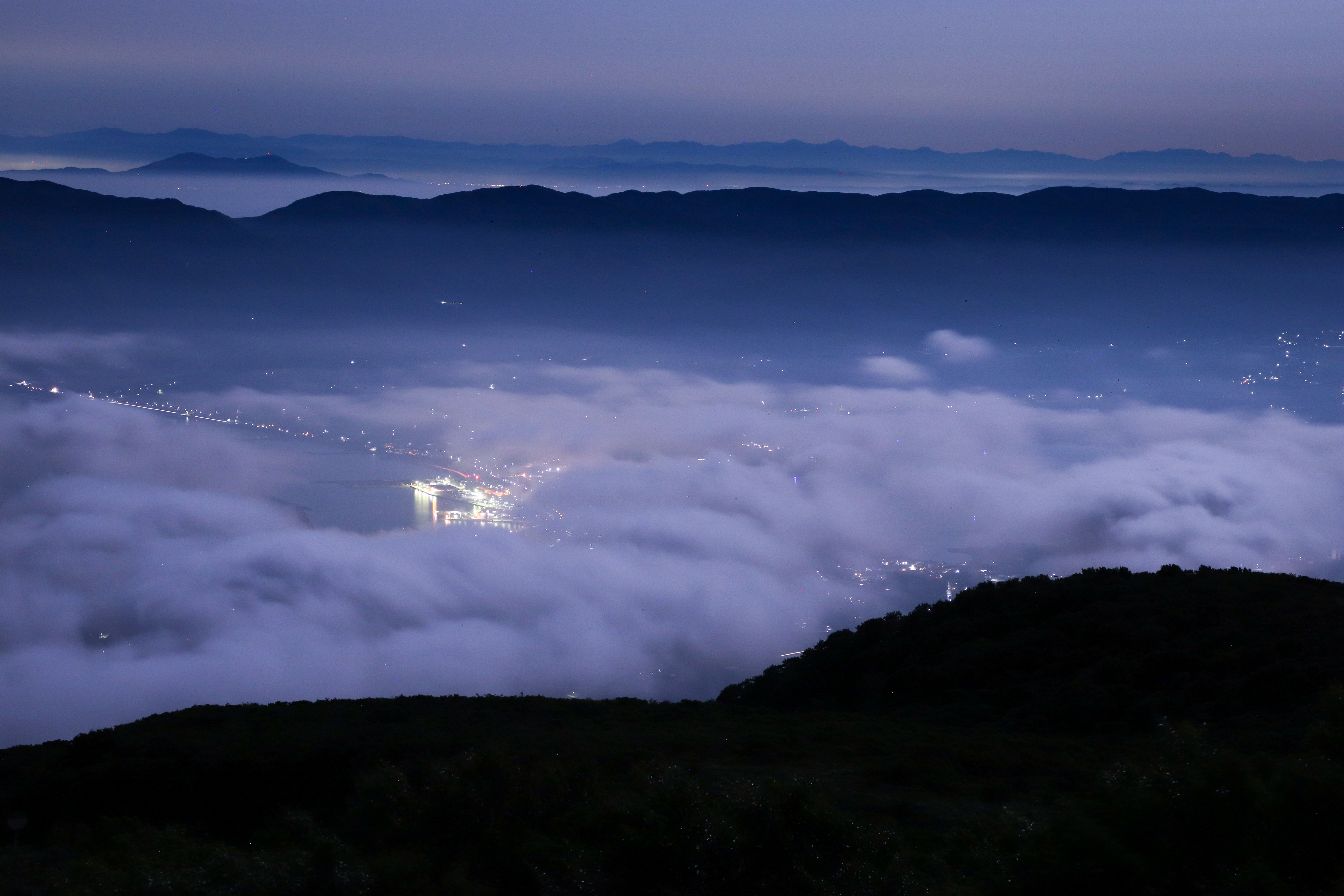 夜の雲海