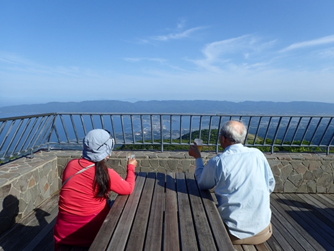 景色を見ながらビール