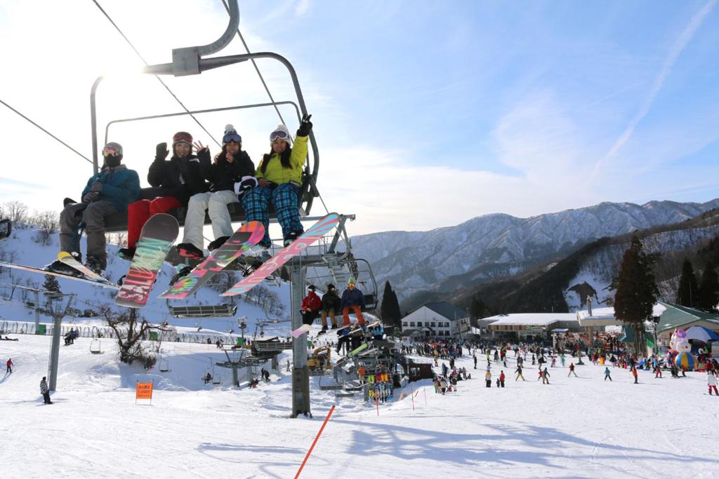 奥伊吹スキー場。登山やスキーの拠点に最適の場所です。