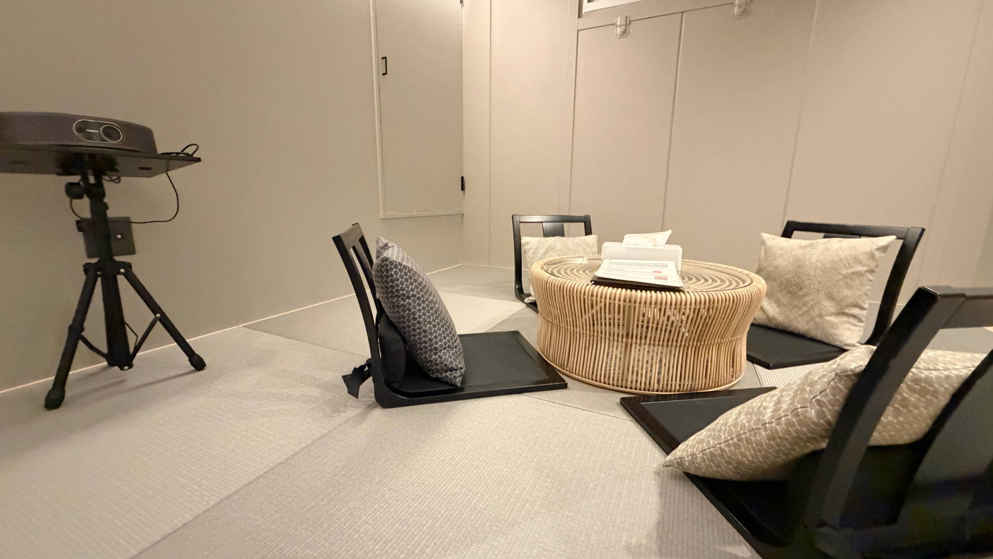 デラックススイート和洋室：プロジェクターあり