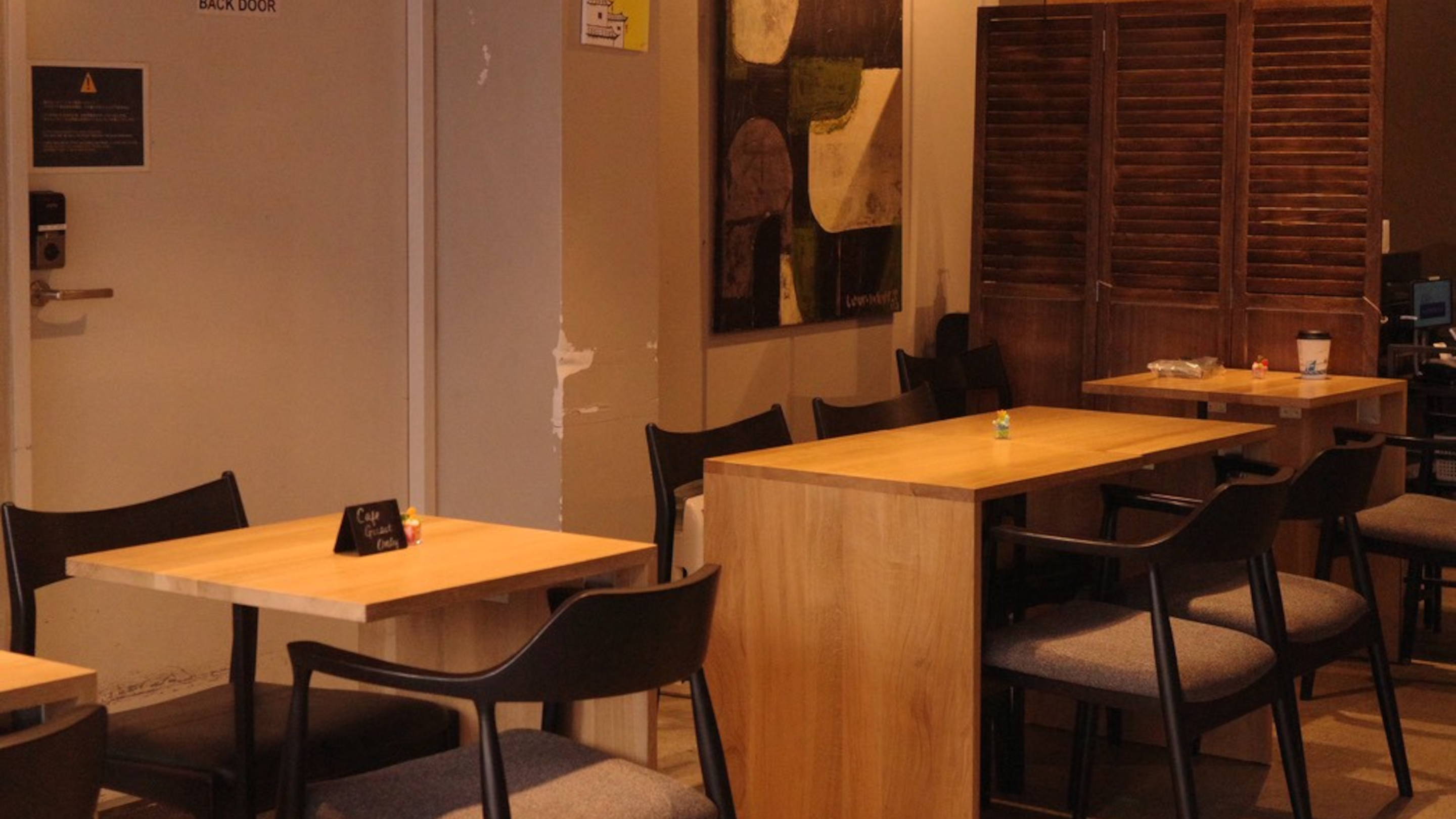 カフェ・ラウンジ：お飲み物片手に、ゆっくりお過ごしいただけます