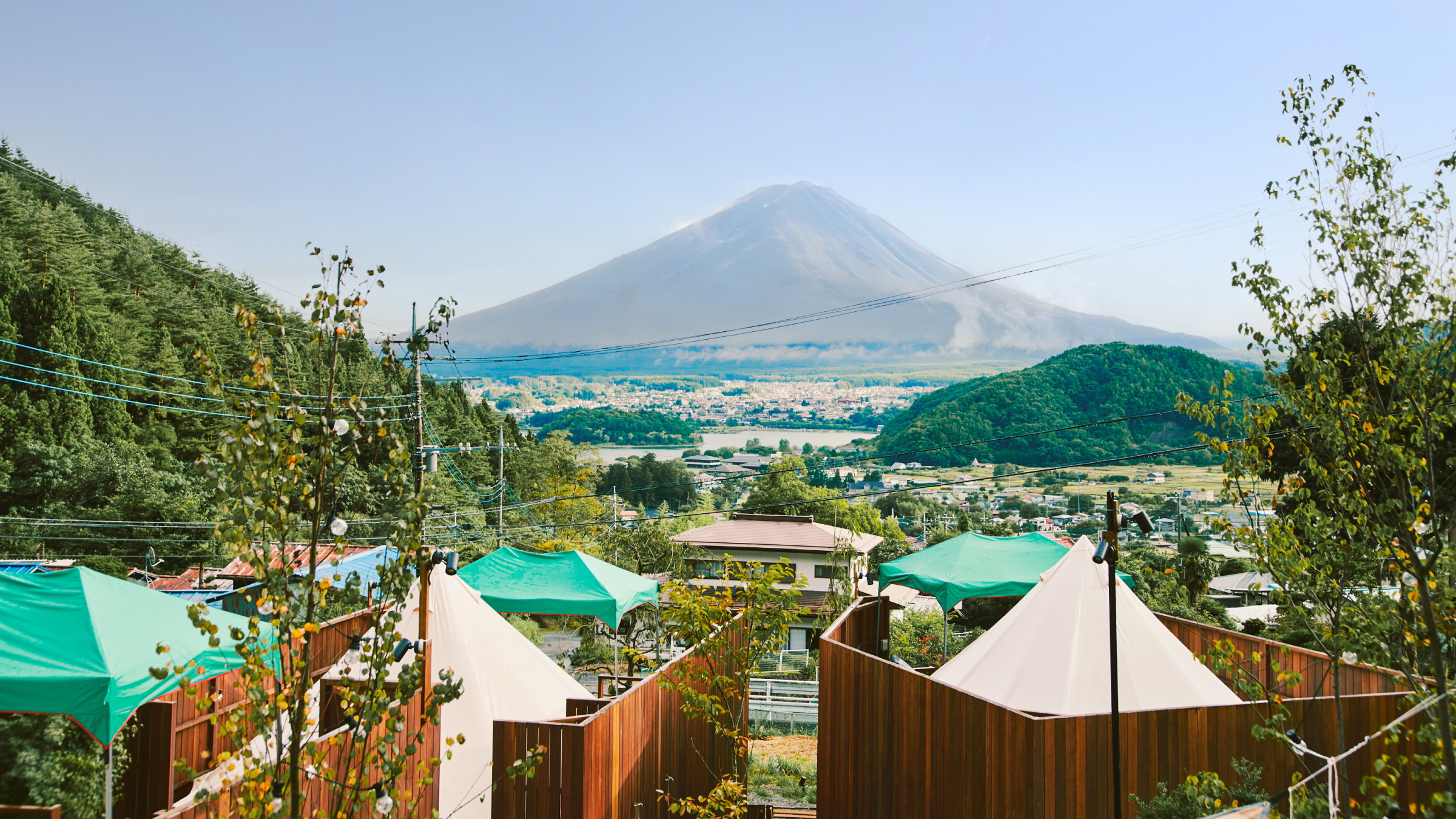 グランピングエリアから見た富士山。