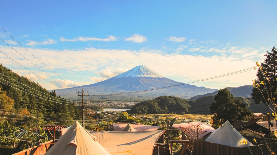 グランピング施設から見える富士山。