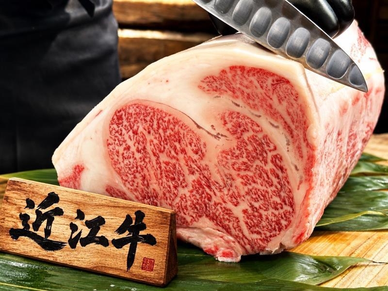 【9・10月／1日5棟限定】近江牛の大判一枚肉付き・炭火BBQ｜夕朝食付き
