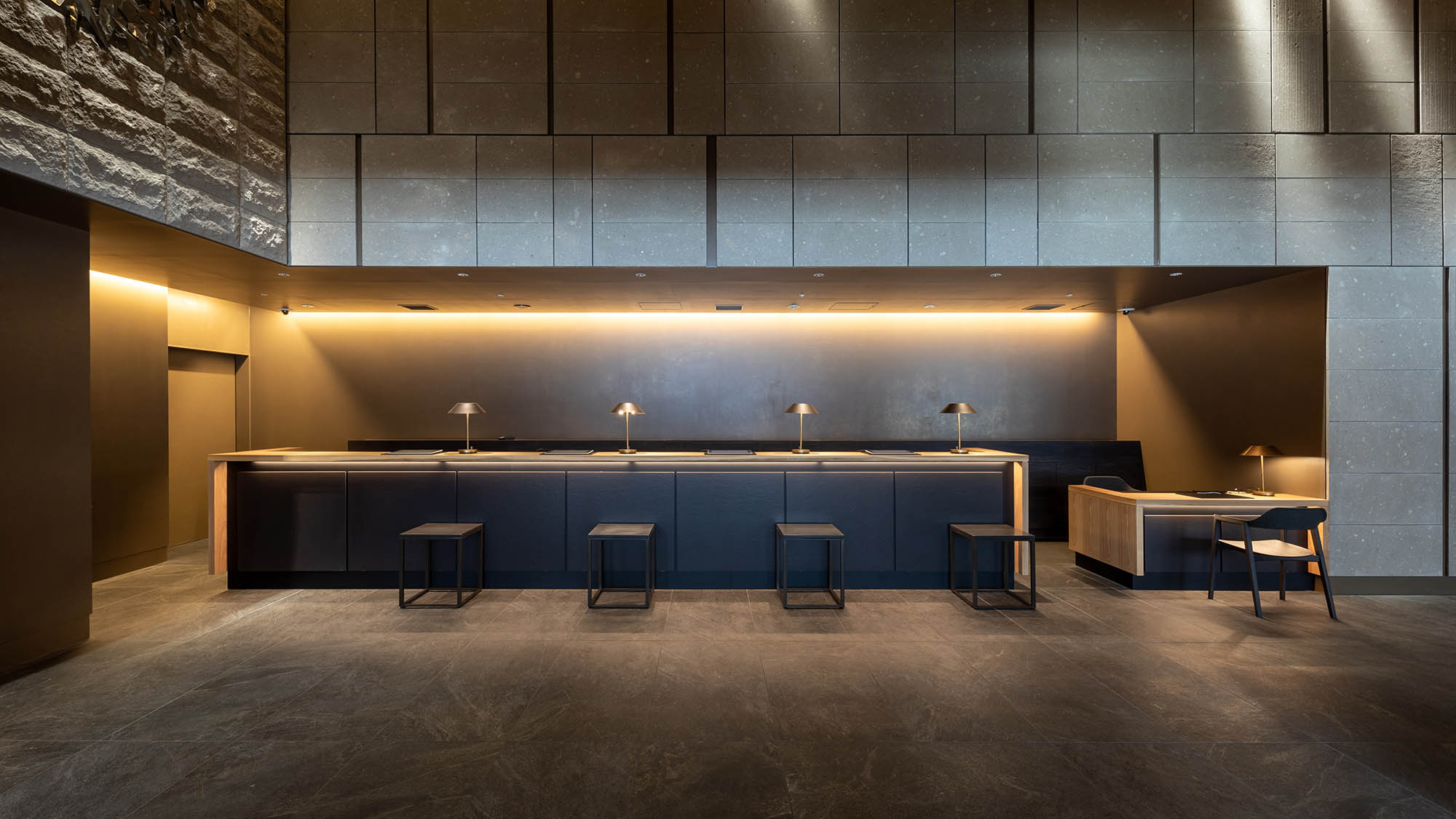 1F『フロント』