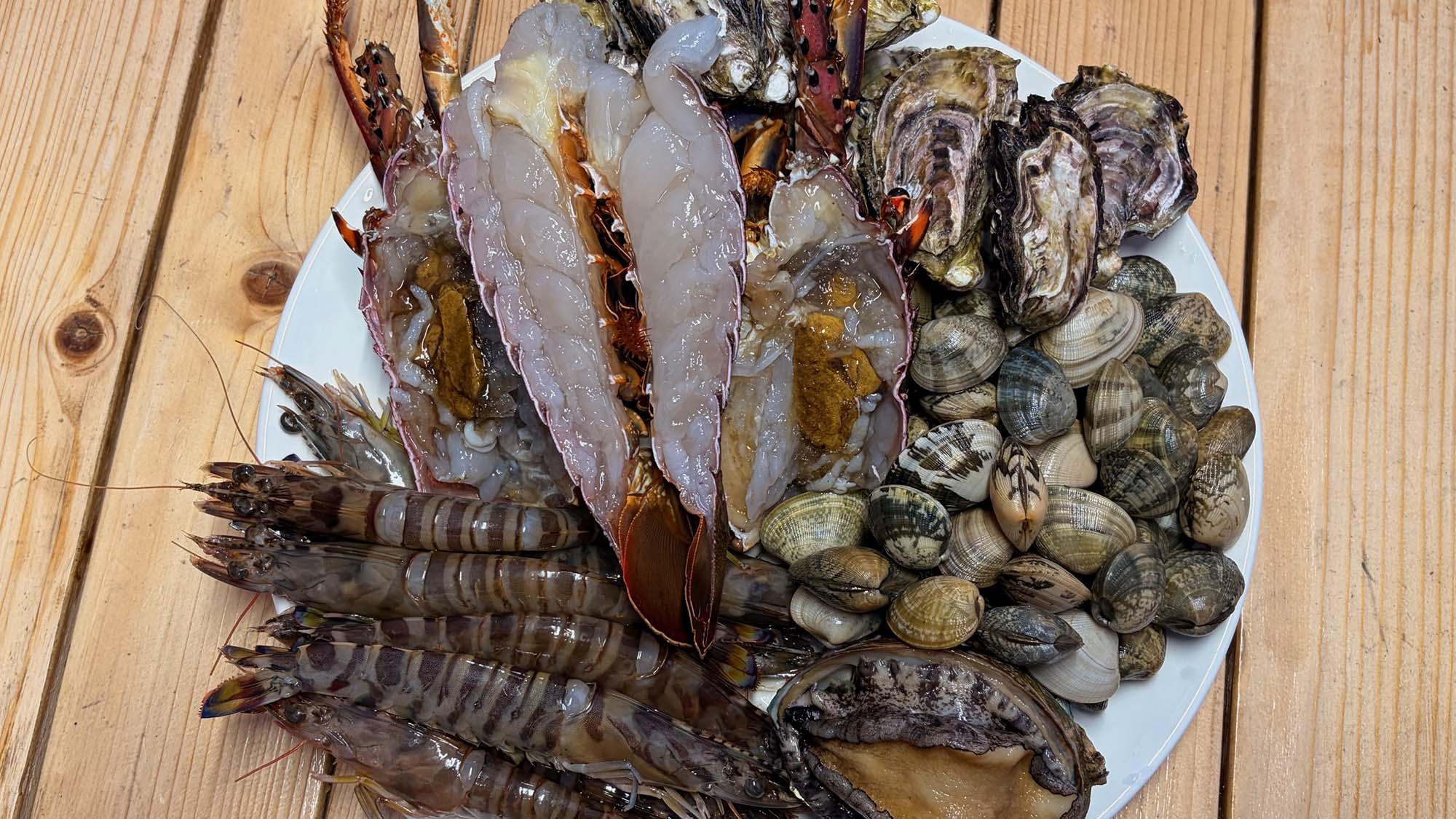 ・【漁師焼き】新鮮な魚介をBBQテラスで自ら焼き上げ豪快に頬張る「漁師焼き体験」をお楽しみください