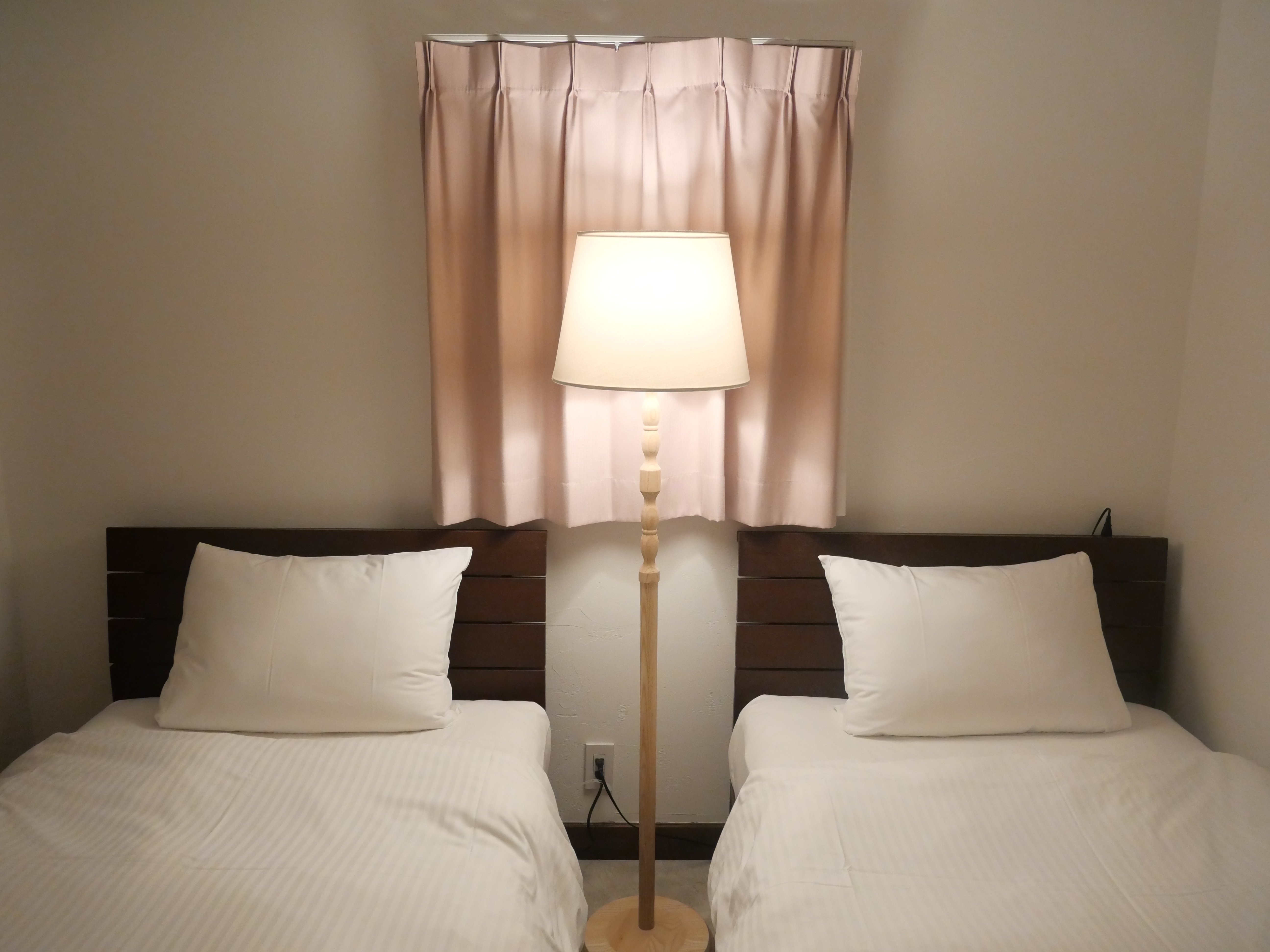 アオショウビン棟　寝室