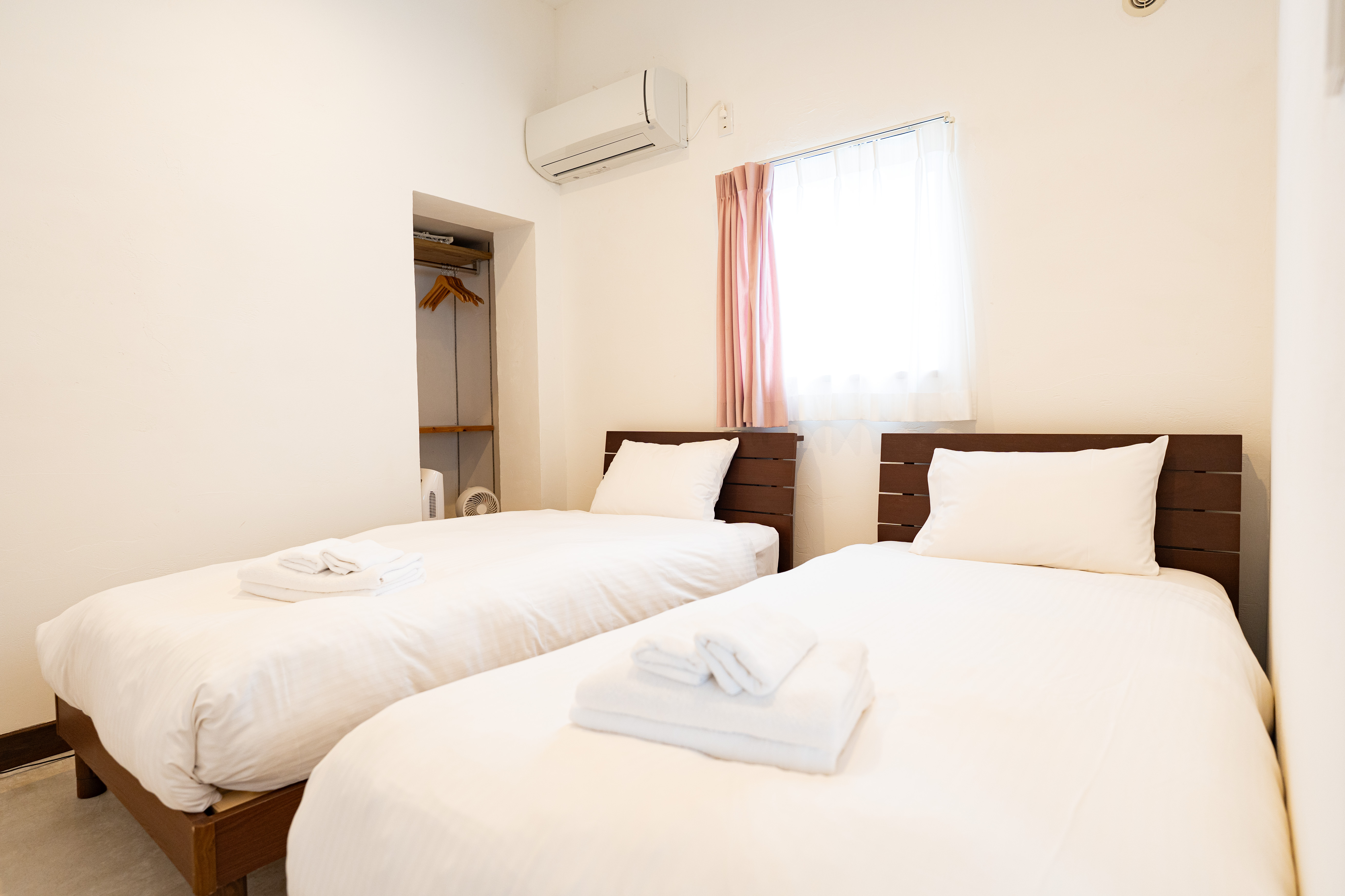 アオショウビン棟　寝室