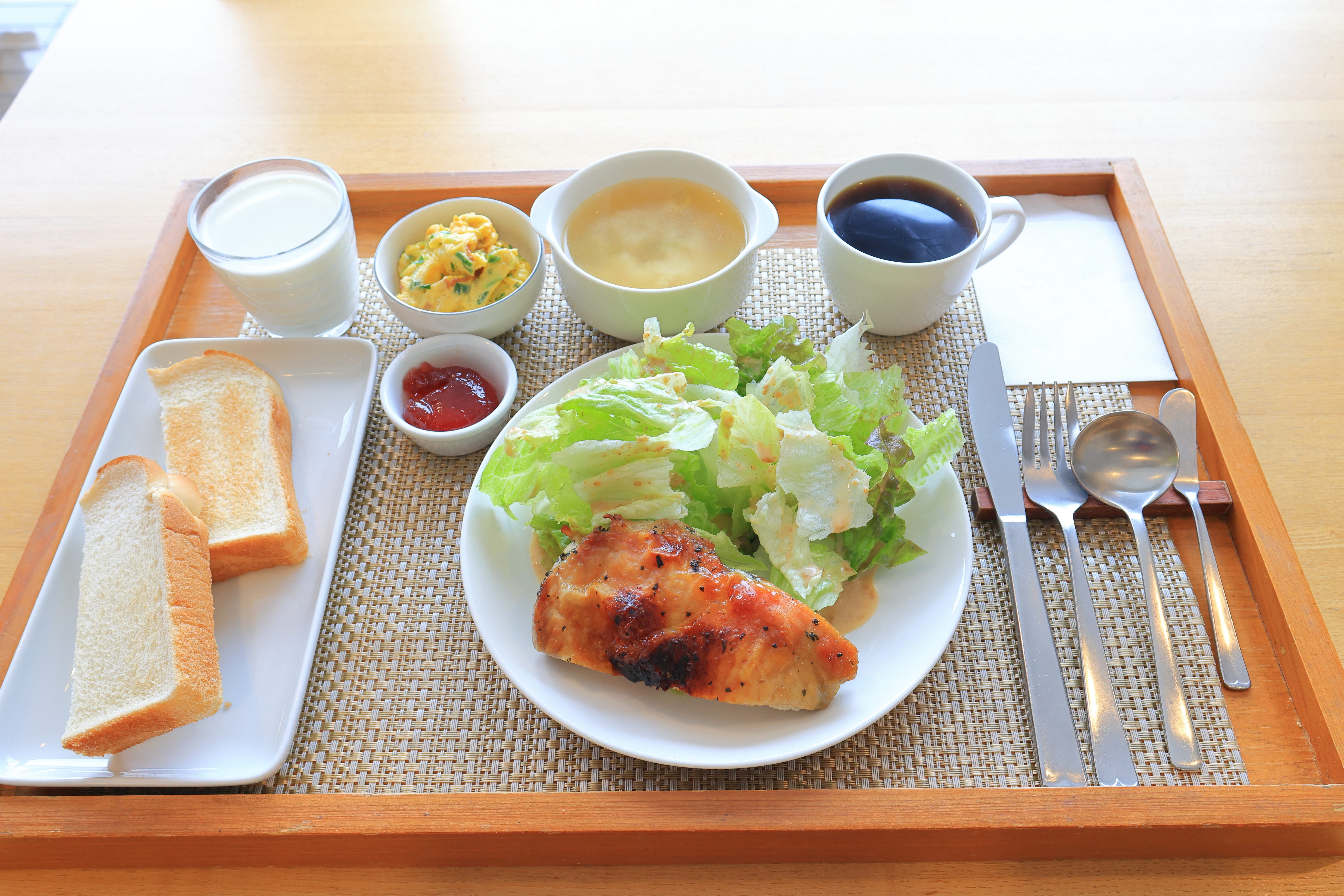 朝食