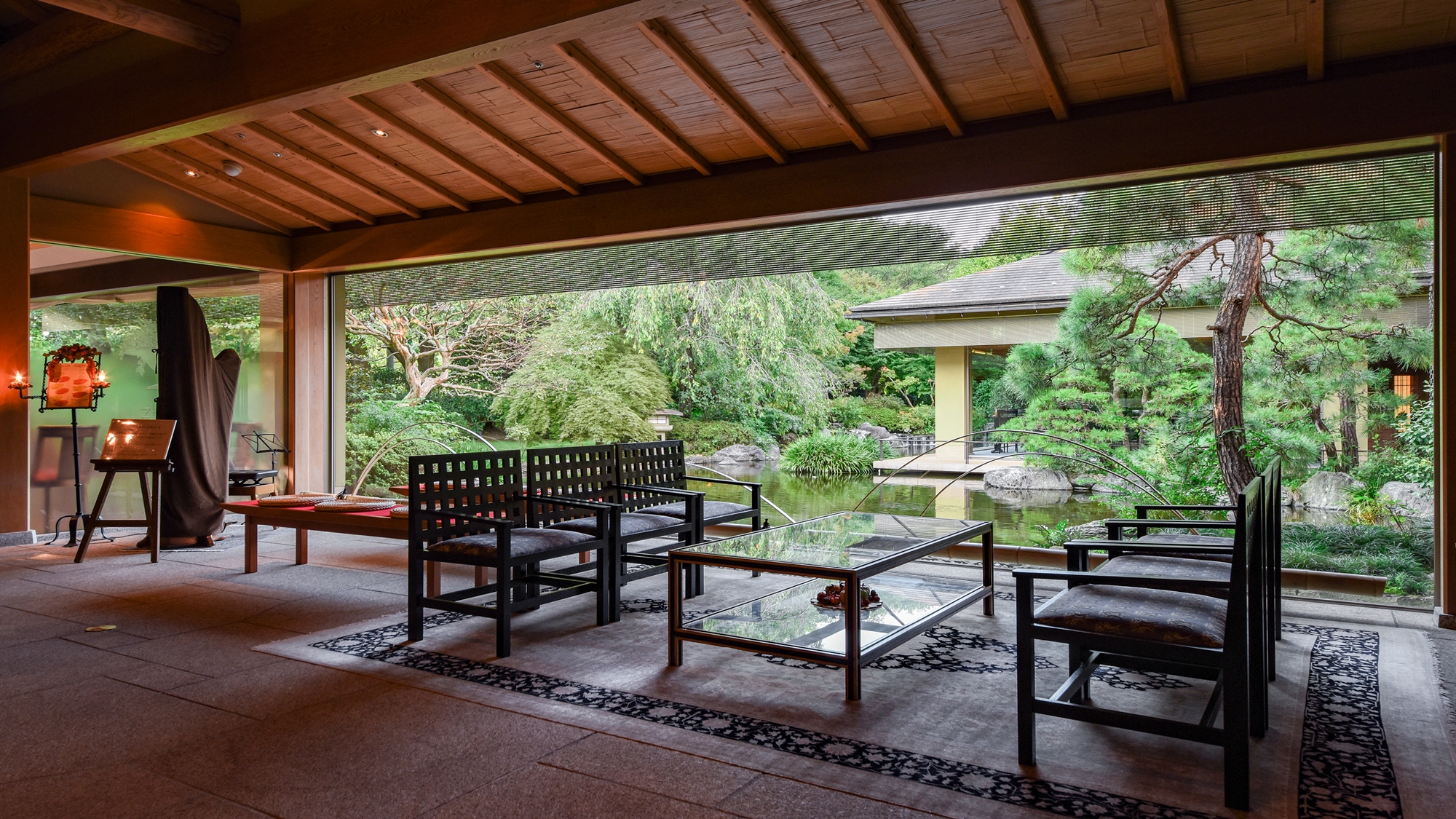 **【日本料理　車屋(一例)】館内に入った途端、日本情緒漂う風景が広がります