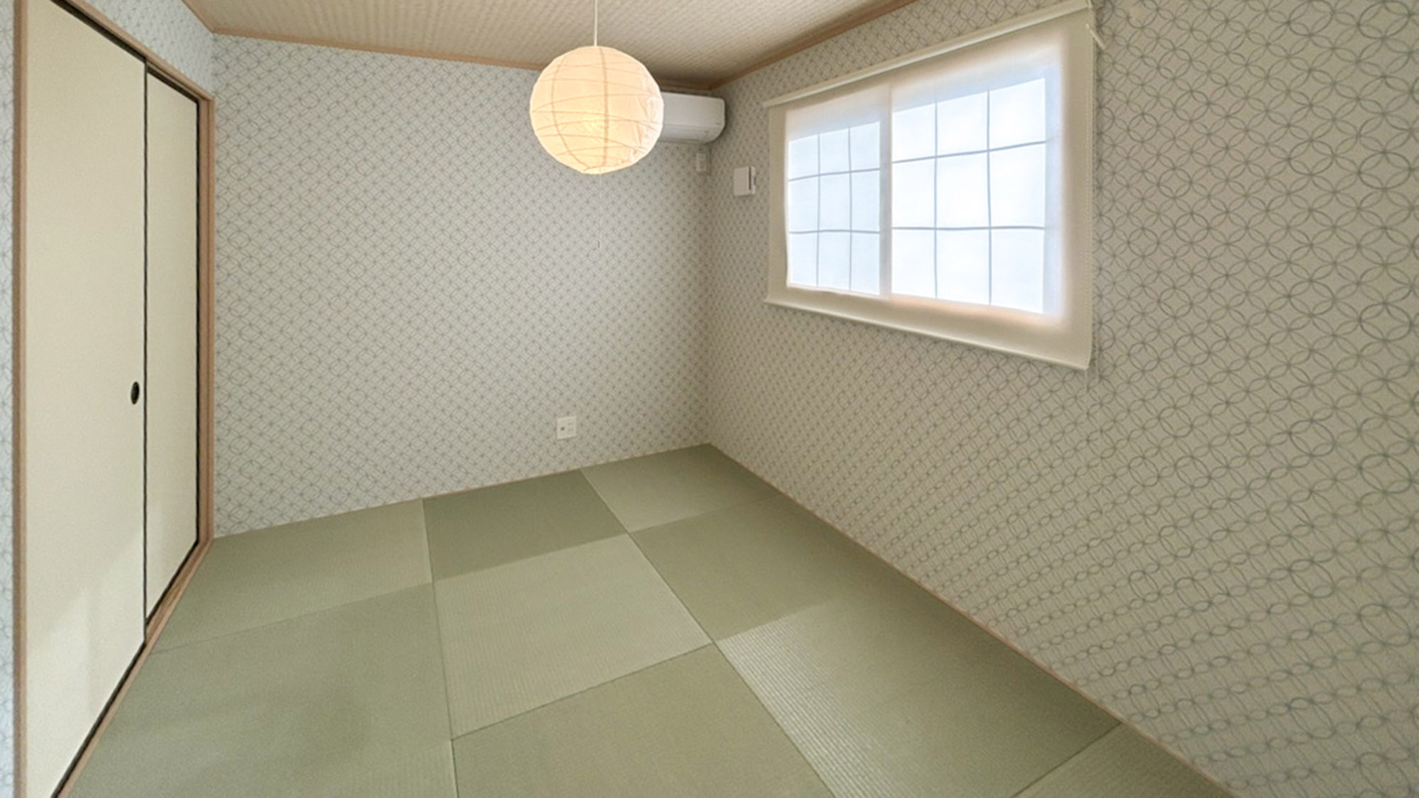 【D棟・和室】寝室としても利用可能な和室でおくつろぎください。