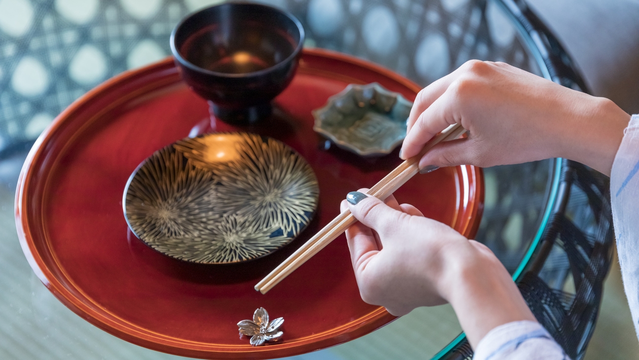 【すみや青花】【朝食付き】飛騨高山の季節の郷土料理と、出来立てのおむすびをそっとお届け