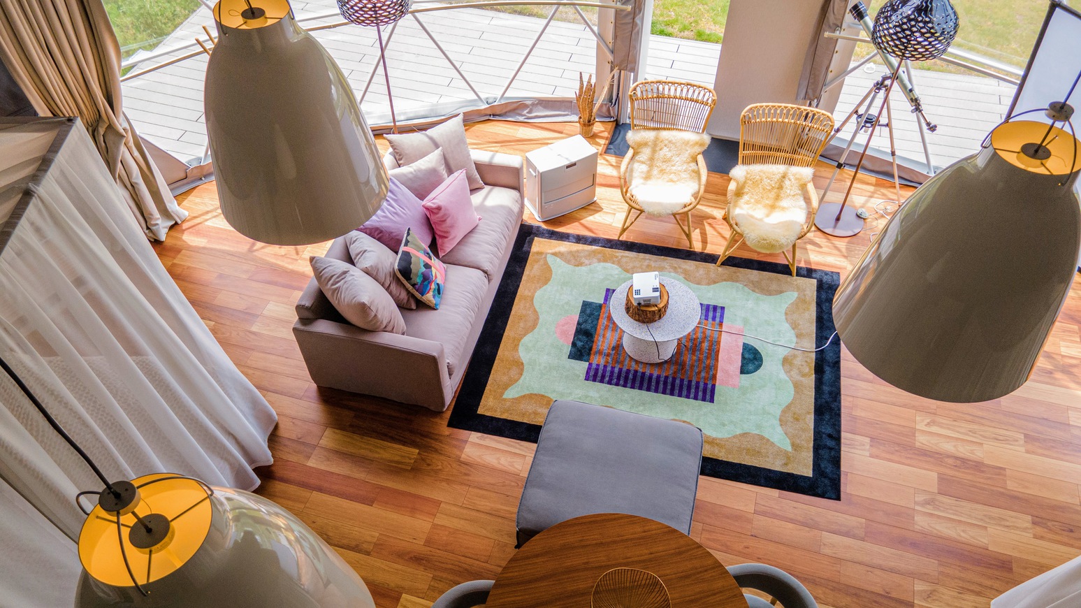 アーツ&クラフトをテーマとしたこだわりの内装(エグゼクティブスイート・シングルドーム10m)