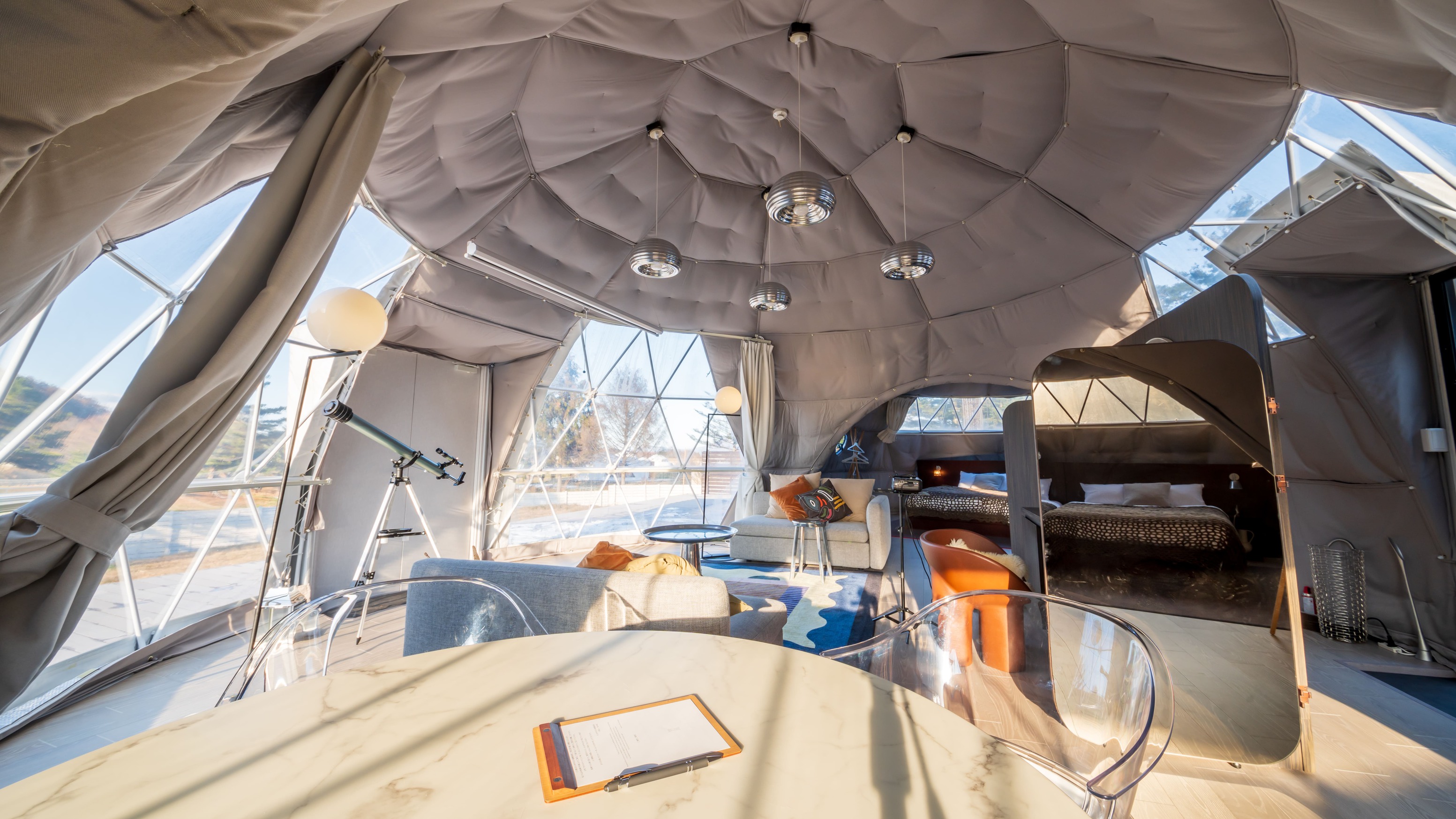 ご家族やお仲間と贅沢グランピング体験を満喫してください(エグゼクティブスイート・トリプルドーム)