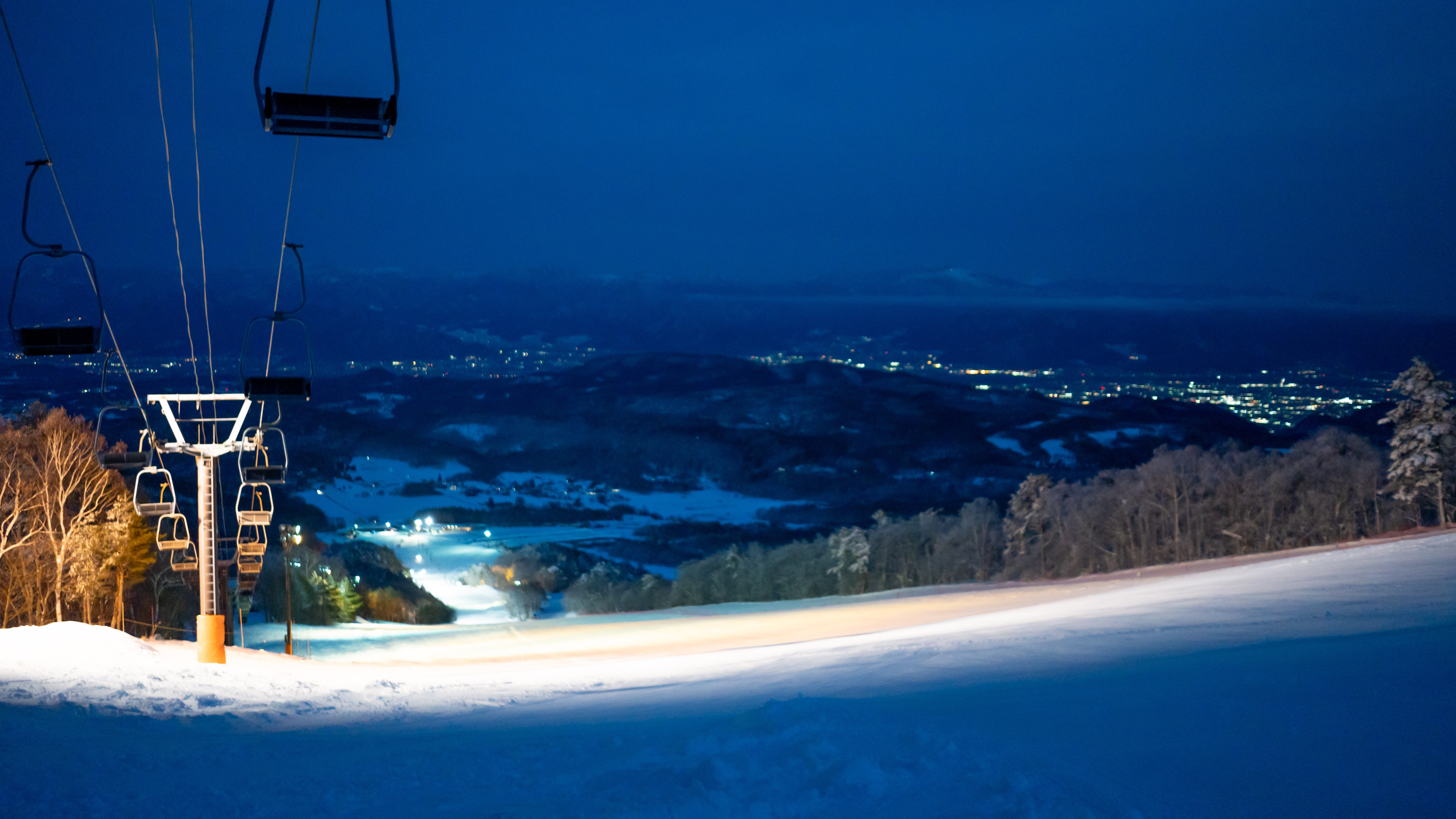 いいづなリゾートスキー場はナイターも大人気