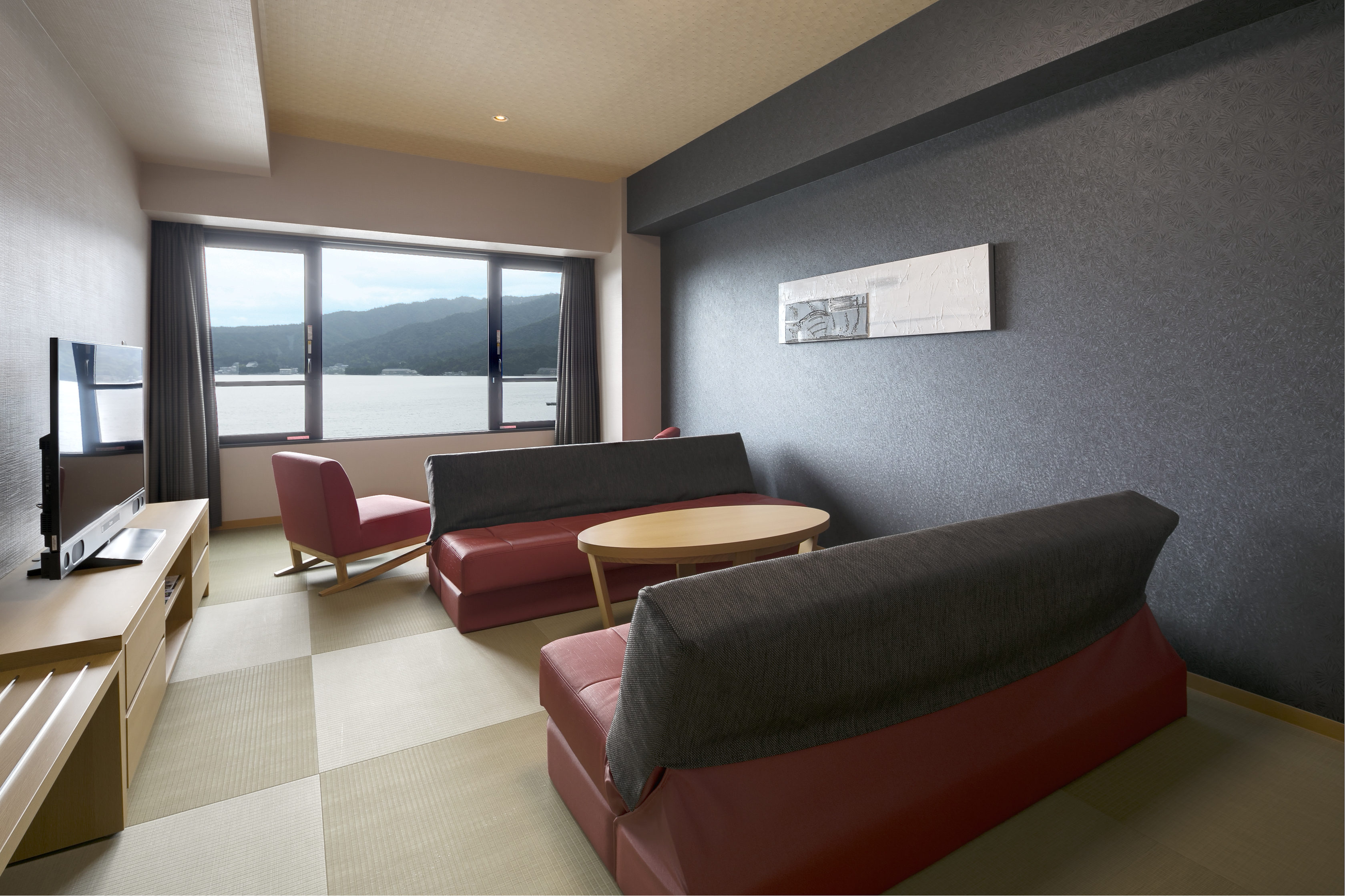 ＜客室＞スイートルーム客間　※ご予約はお電話にて承ります。