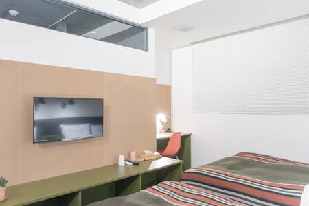 302号室デスクエリア