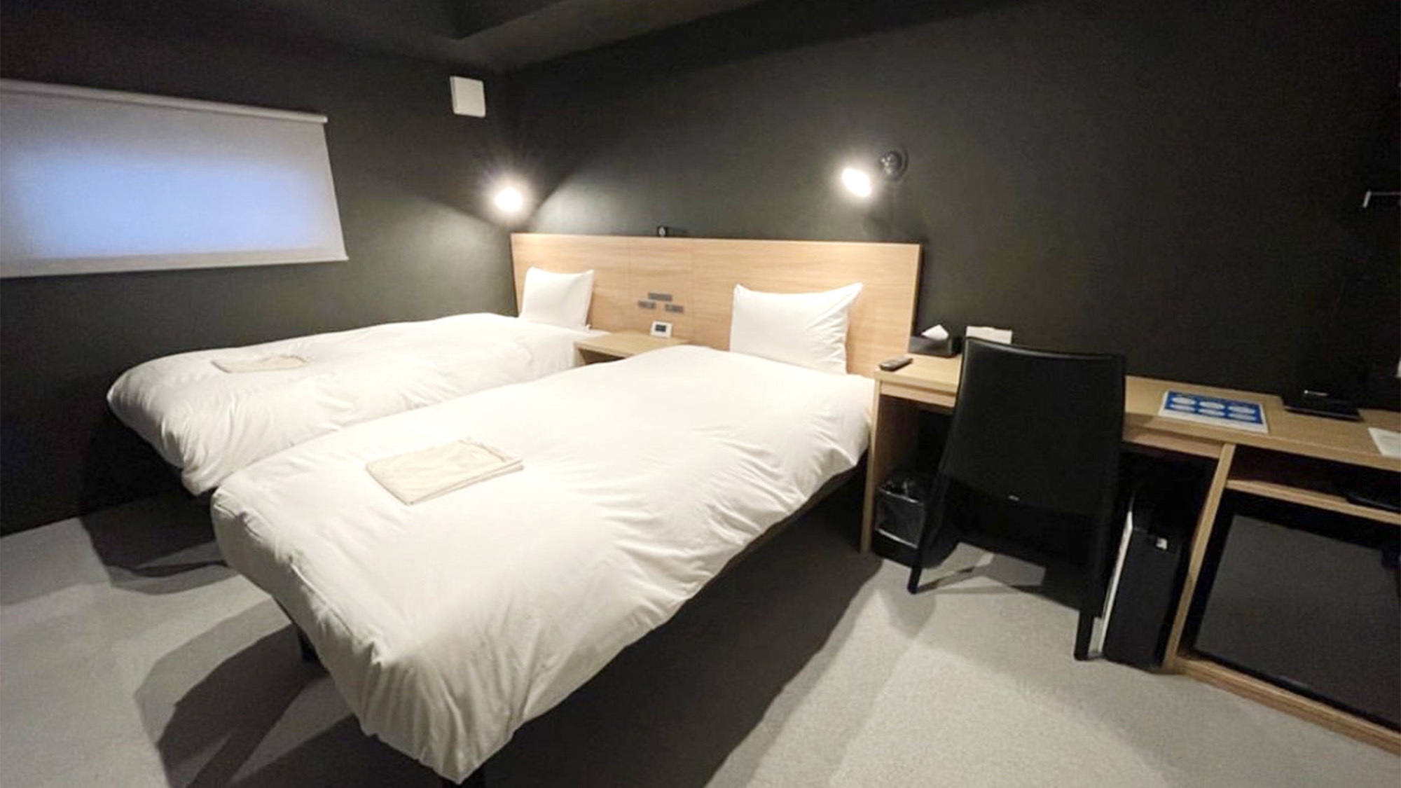 ・ツインルーム／シングルベッド(100㎝×200㎝)×２ゆったりしたサイズのお部屋で寛げます
