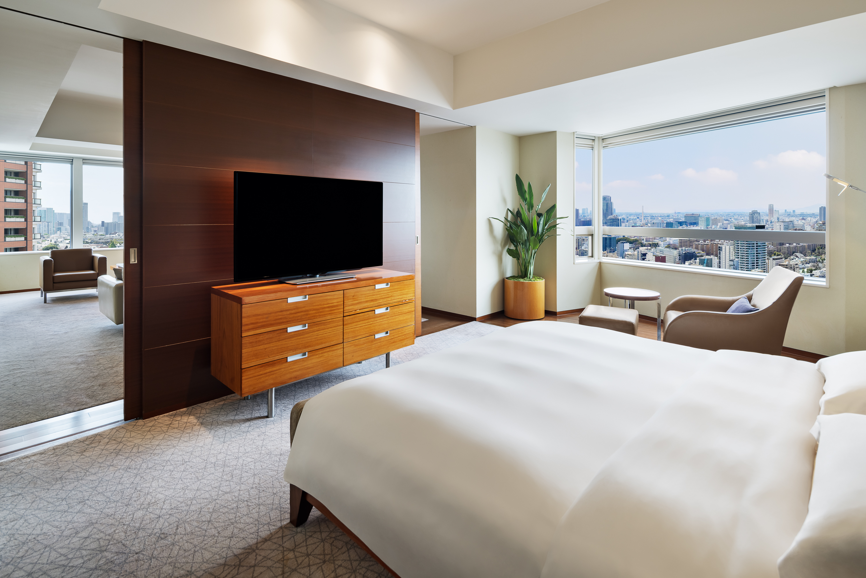 ディプロマットスイート キング