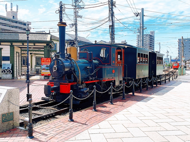 坊っちゃん列車は松山市内で土・日のみ運行しております。