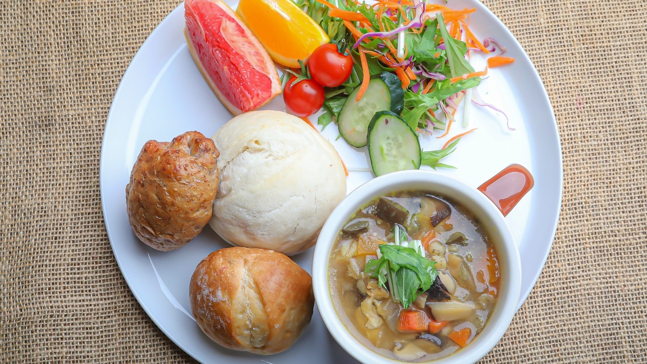 【楽天スーパーSALE】朝食付｜選べるメインと食べるスープで始まる1日を【ハーフビュッフェ】