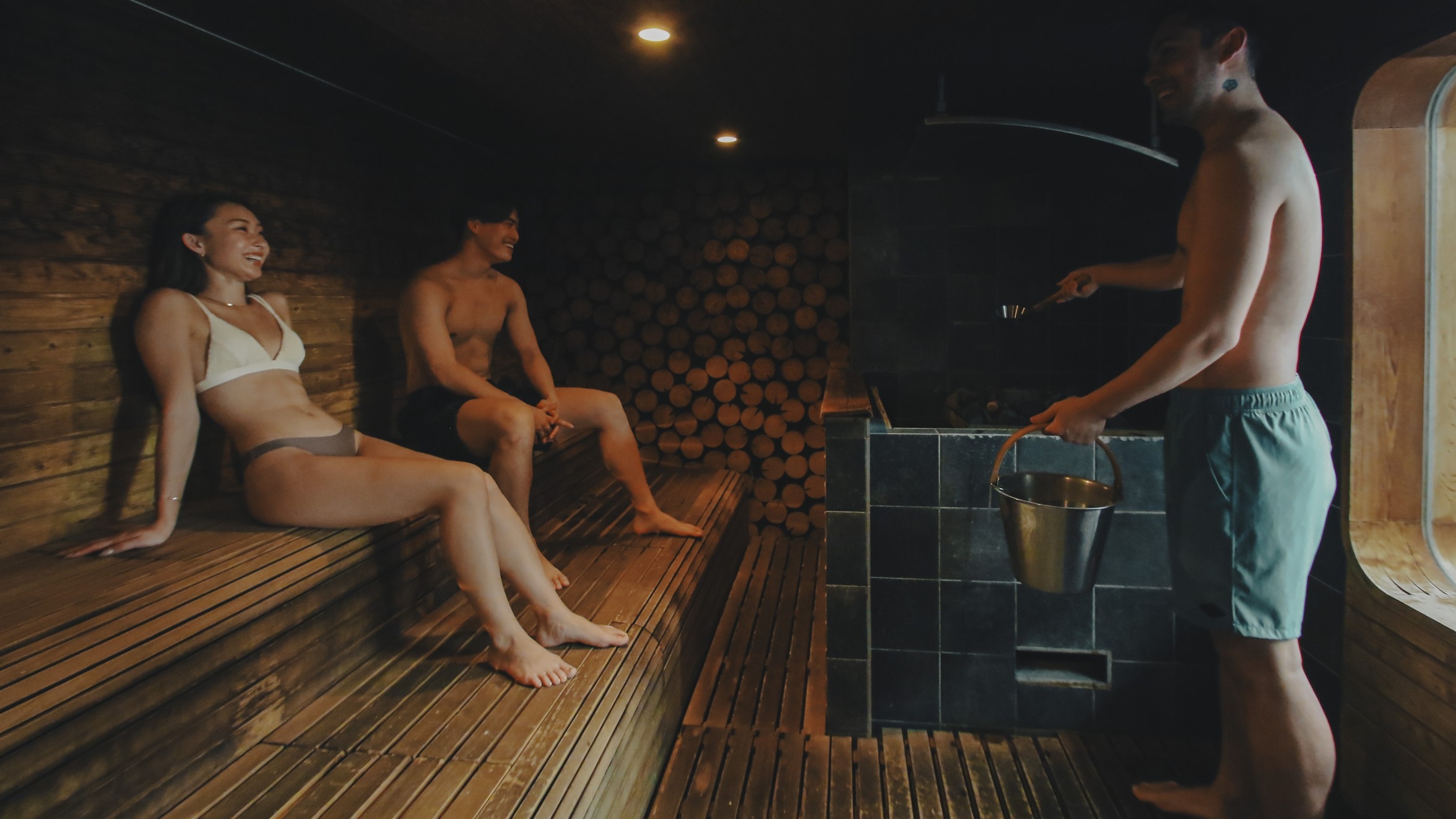 【学割】湘南、ととのう青春。（レイトアウト・館内チケット・グッズミステリーBOX）