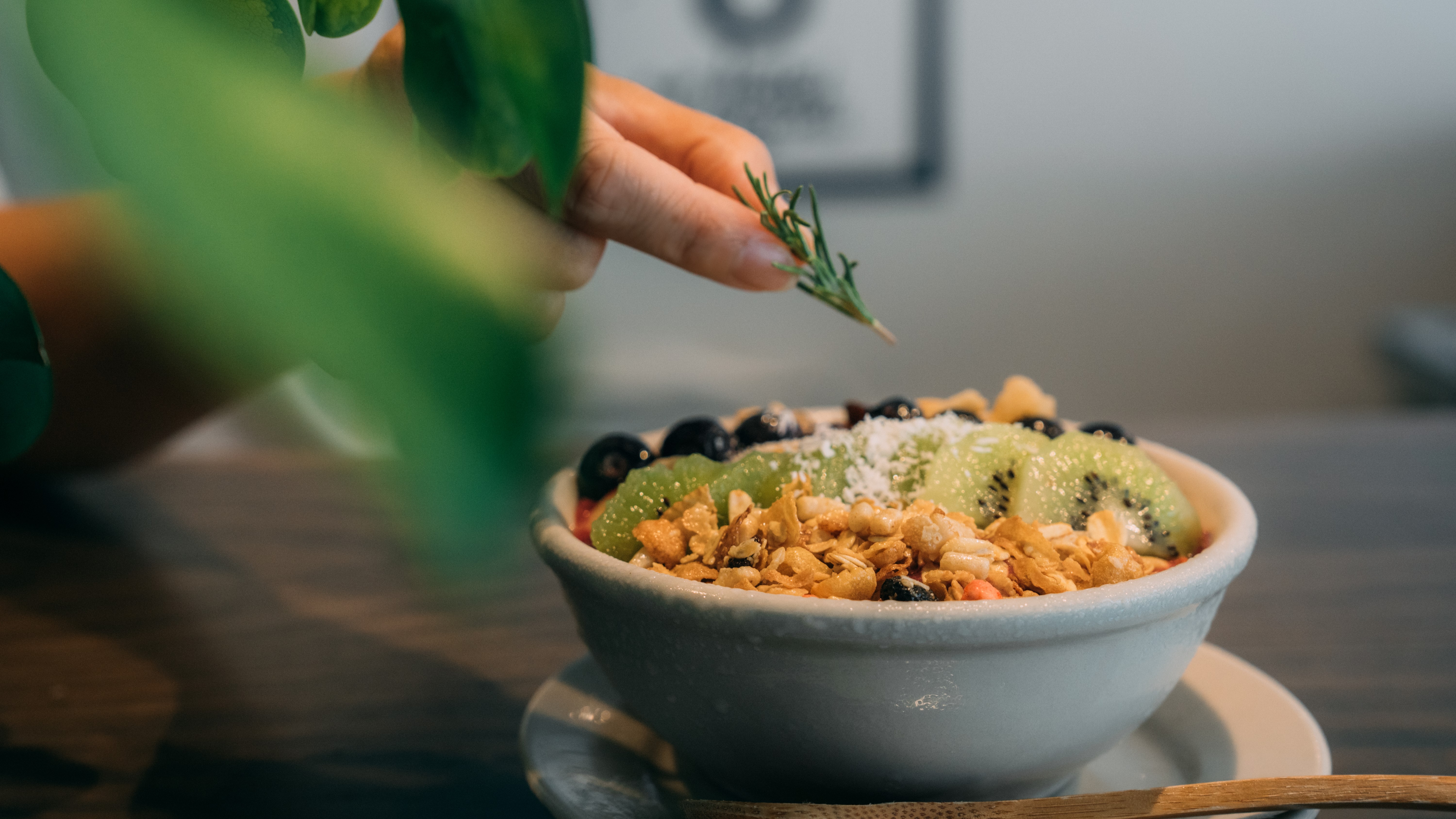 ラウンジでは軽食をお召し上がりいただけます